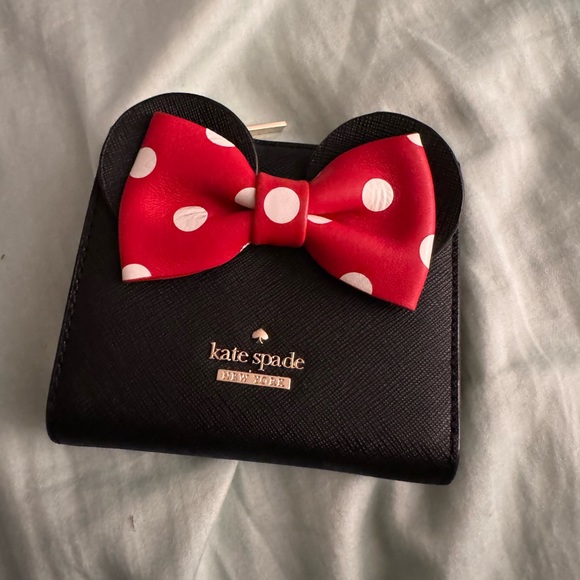 SOLD❌❌Kate Spade Disney Limited Edition Minnie Mouse Adalyn Leather Bifold Walle - Picture 1 of 5